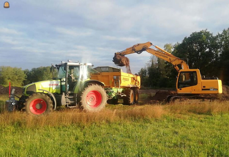 Transport met tractor en gronddumper