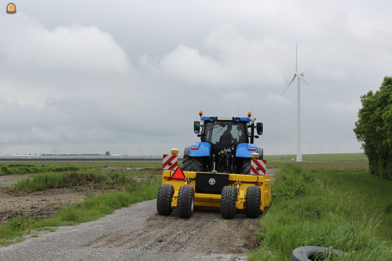 New Holland T7 220 + AP KB110/300