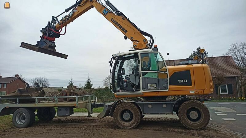 Liebherr A918