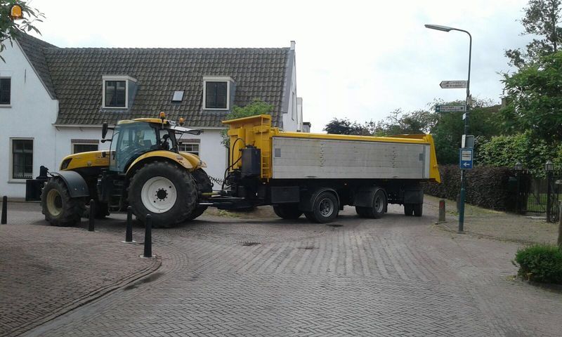 Tractor + drie-assige kipper