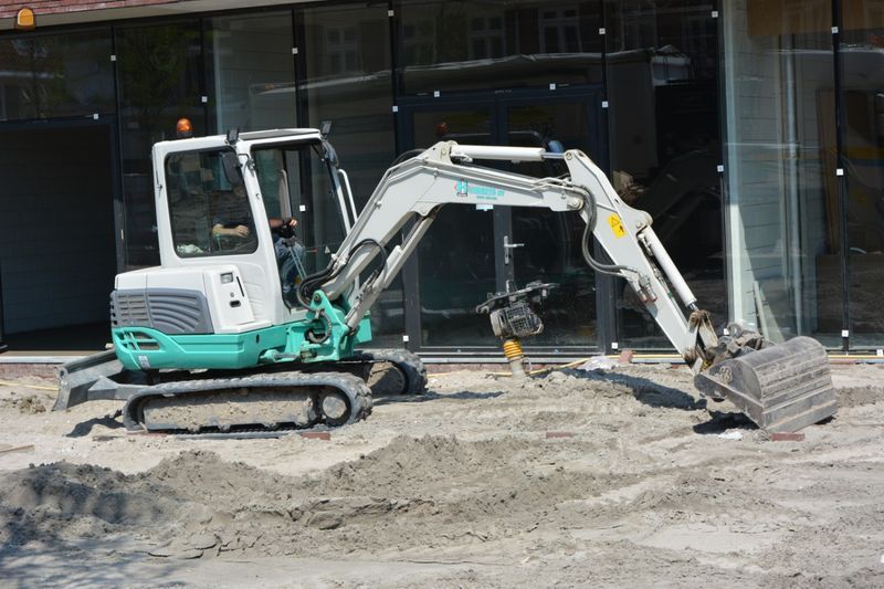 Takeuchi TB235