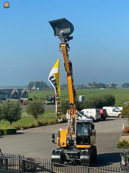 Liebherr A914 (stage V) met DKS en GPS