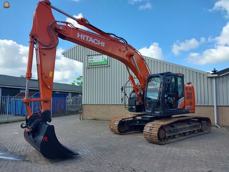 Hitachi ZX225USLC-7 Stage 5