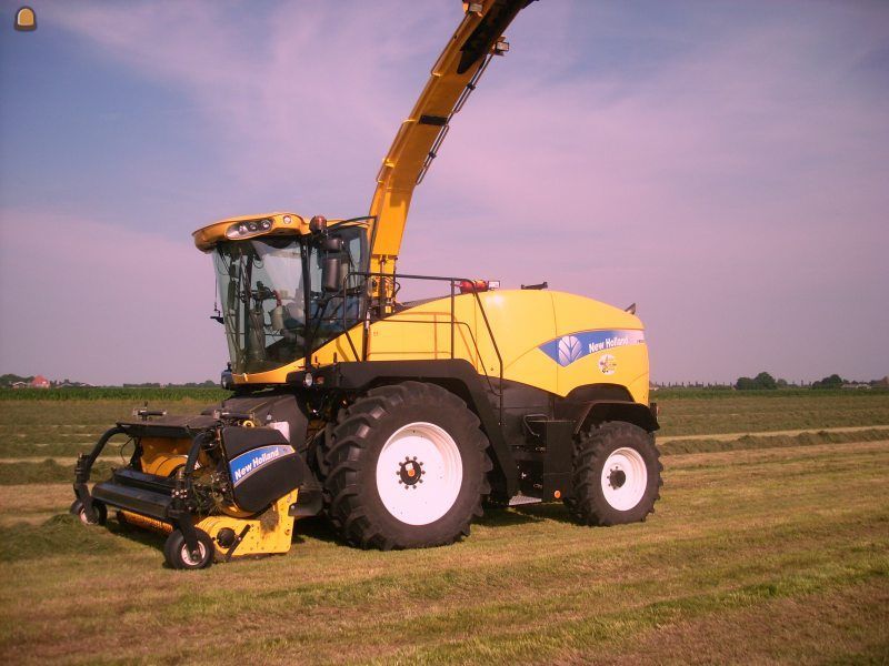 New Holland 9040