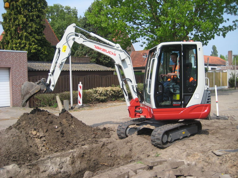 Takeuchi TB228