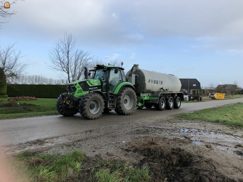 Tractor + waterwagen