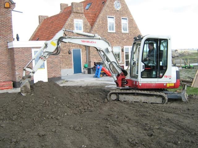 Takeuchi  TB135