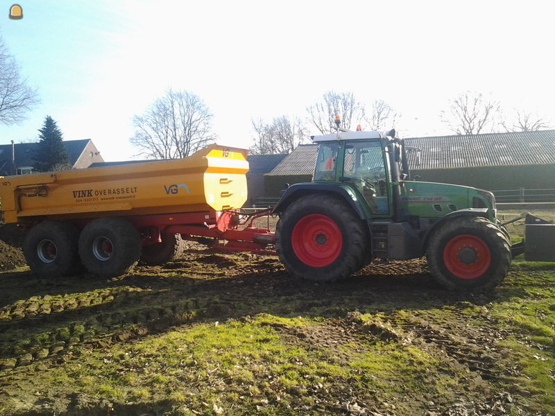 Fendt 714 met gronddumper