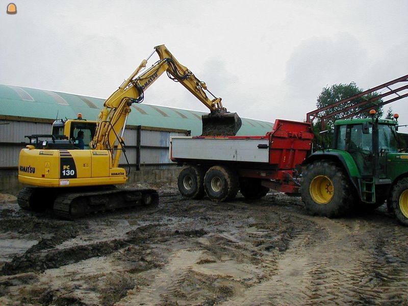 Komatsu PC 130