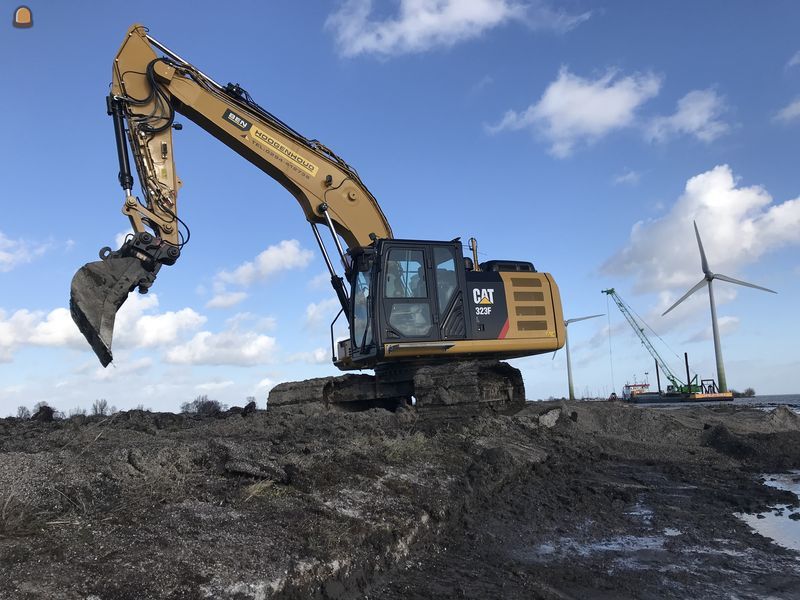 Cat 323F