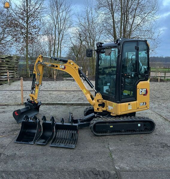 Cat 301.8 (2t) met machinist