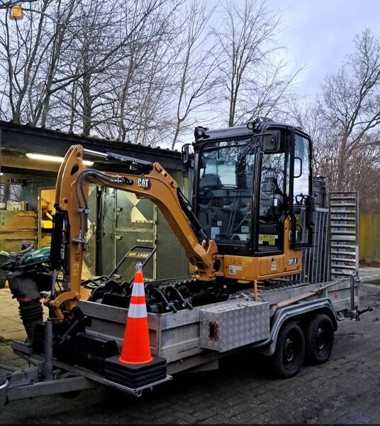 Cat 301.8 (2t) met machinist