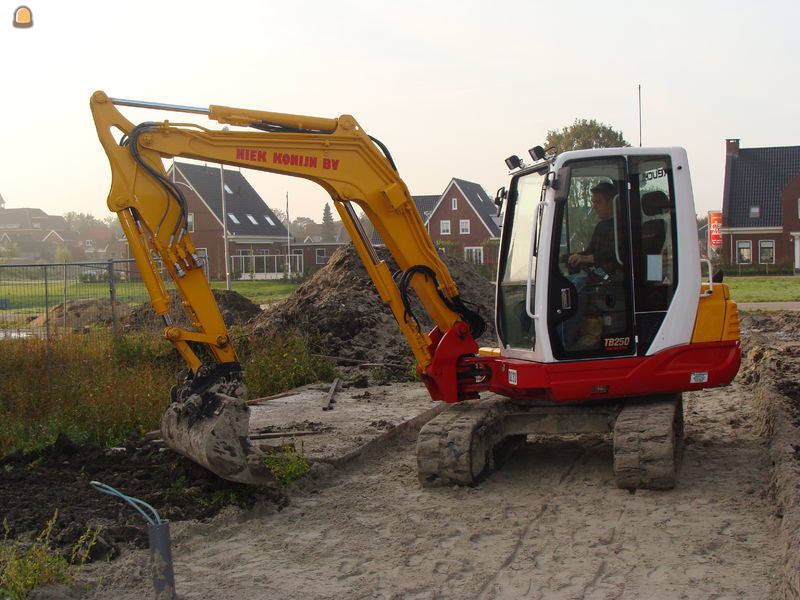 Takeuchi TB250