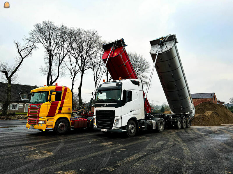 Kippertransport met opleggers doorheen België en Nederland