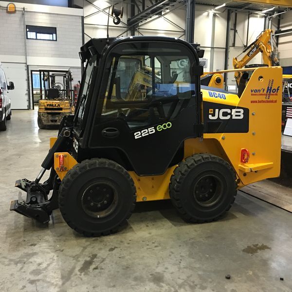 JCB 225 ECO - Wegenbouw.be