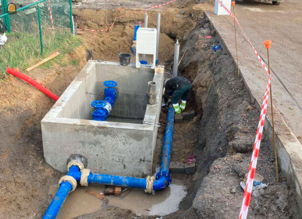 Waterzuiveringsinstallaties en pompen bouwen, tunnels en bruggen aanleggen