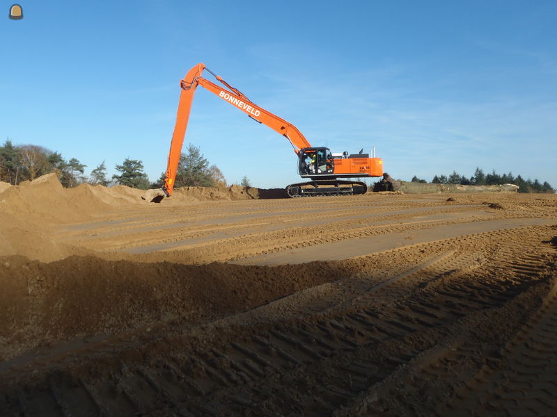 Hitachi 350-5 Longreach