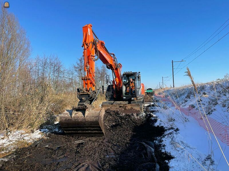 Hitachi ZX170W