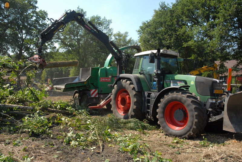 Jenz Chipper+Claas XERION