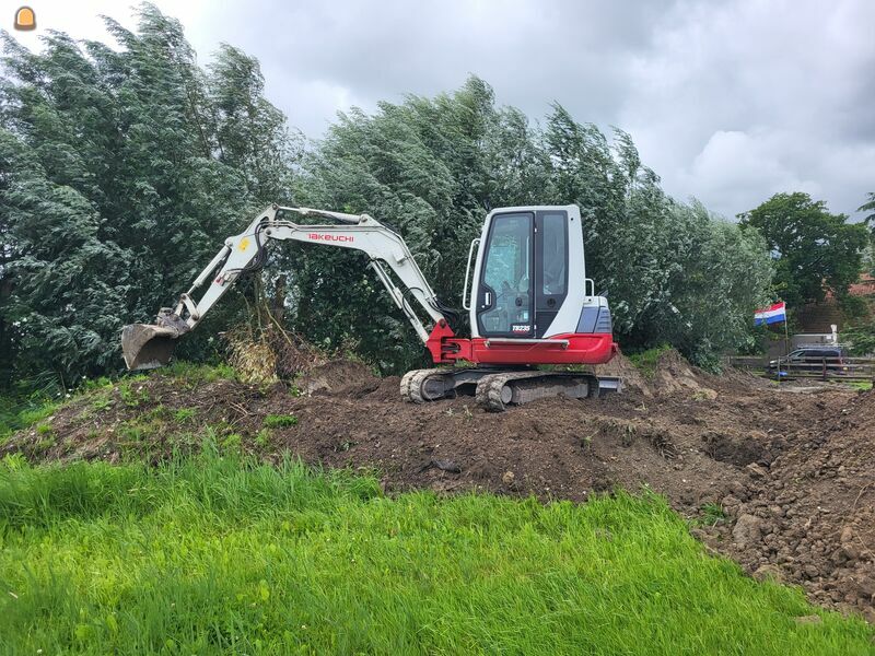 Takeuchi TB 235