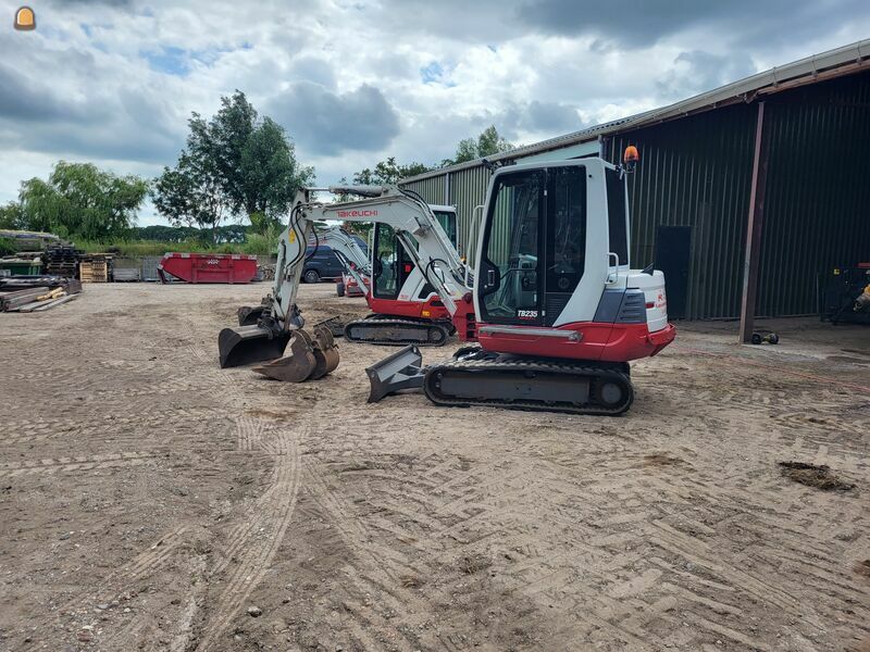 Takeuchi TB 235