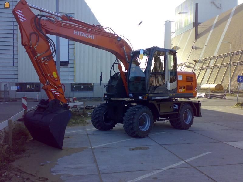 Hitachi 140 W