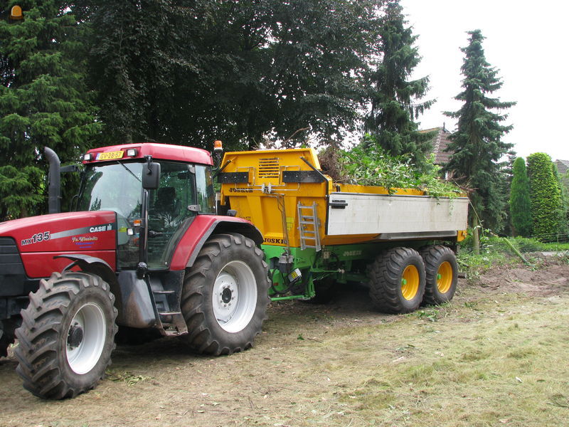 Tractor met Joskin 22/50 kipper