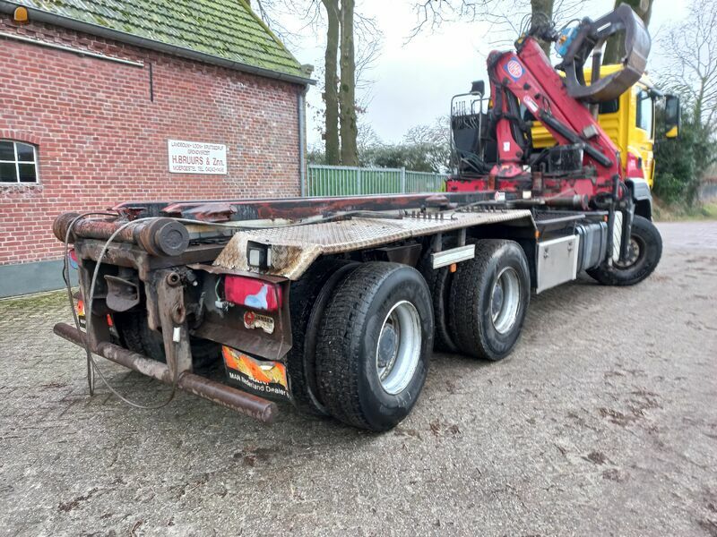 Knijperwagen 16 ton HMF Z-kraan en 25 tons NCH kabelinstallatie