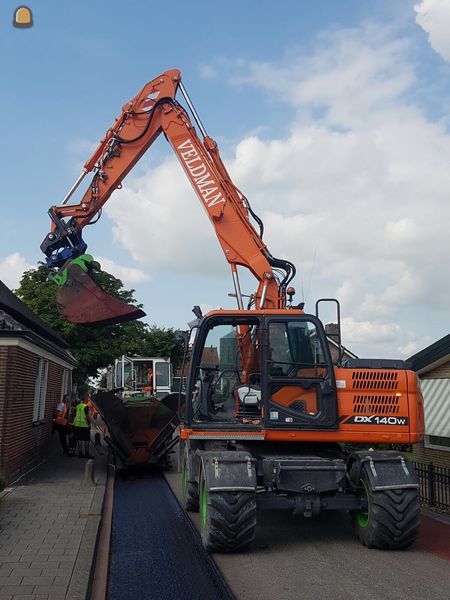 Doosan dx 140