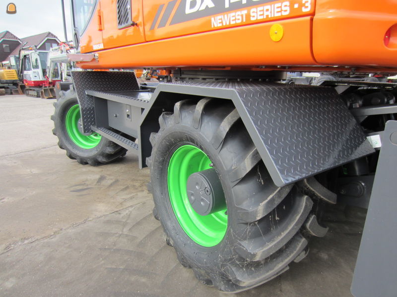 Doosan DX140W-3