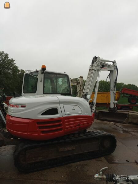 8,5 t.  Takeuchi tb285