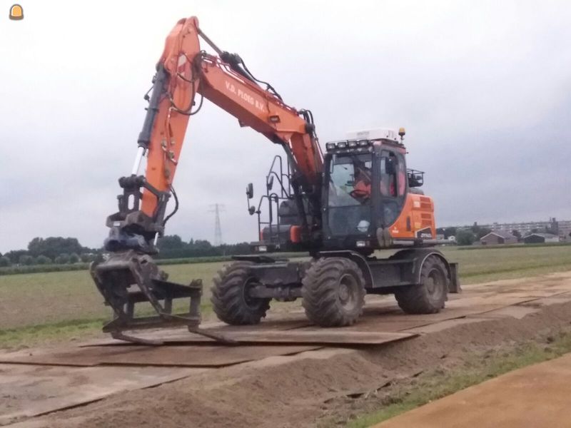 Doosan 140-3 met GPS en DKS