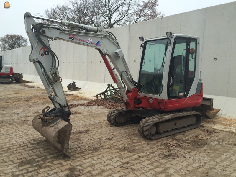 Takeuchi TB235LS