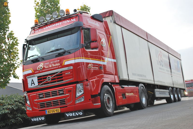 Volvo 6x2 met Walkingfloor