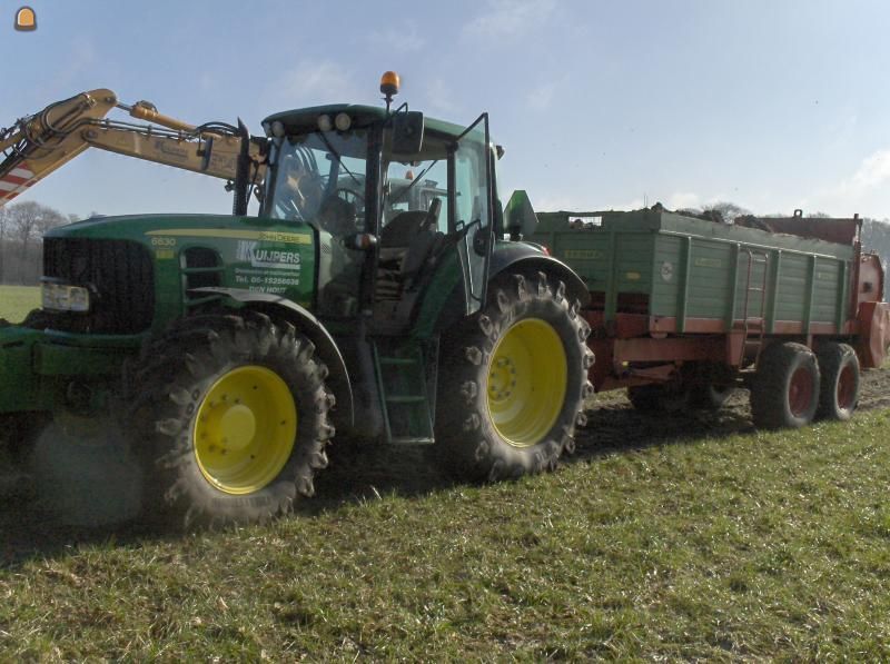 Tractor + tebbe breedstrooier