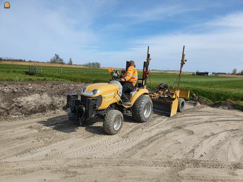 New Holland Boomer 30 met kilverbak