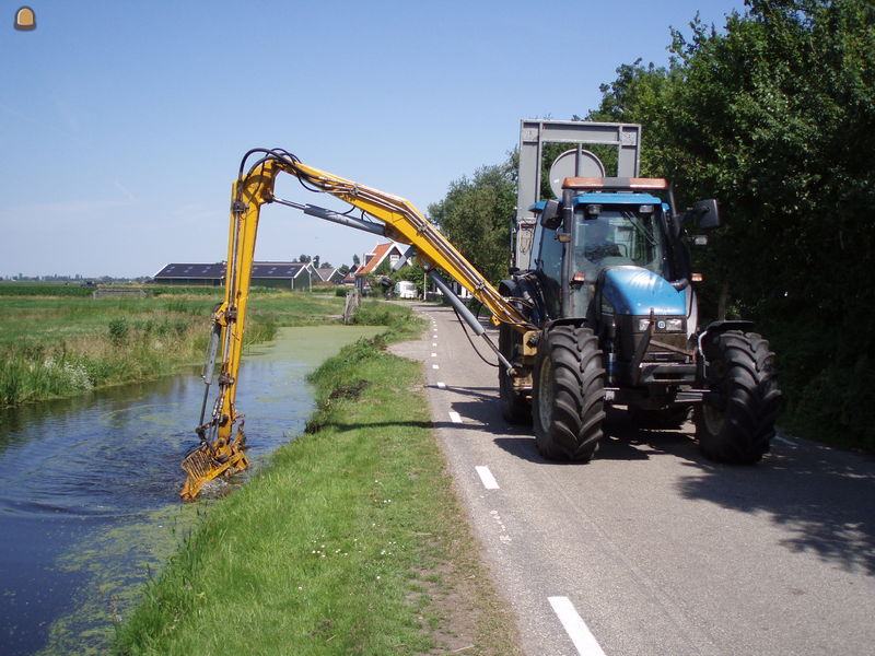 New Holland TS 115