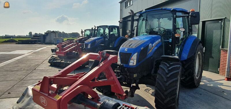 Tractor met schijvenmaaier