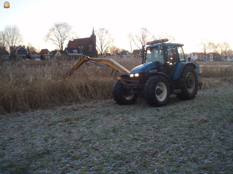 New Holland TS 115