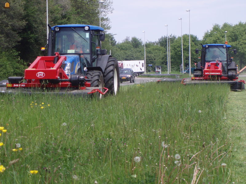 New Holland T4050 dubbele maaier